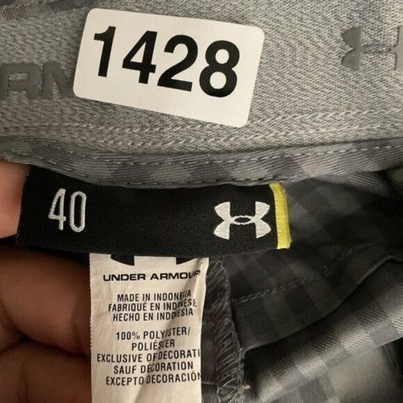 Under Armour Gray Plaid Stretch Pockets Flat Front Shorts Men Size 40 X 11 - Picture 4 of 9